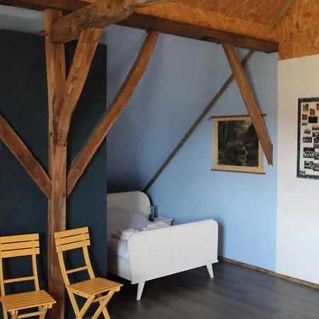 Casa de Férias In Near The Forest De Heurne