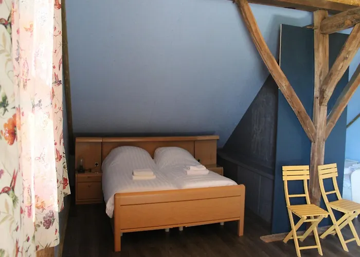 In Near The Forest * De Heurne